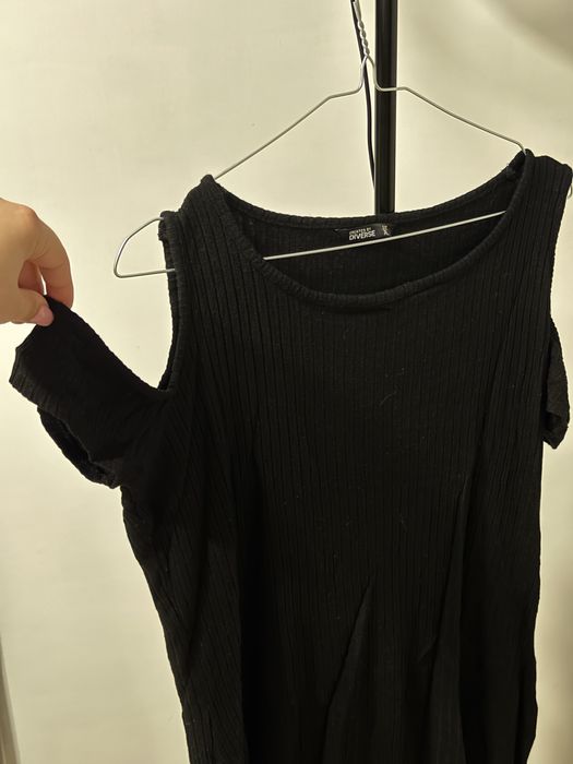 Czarna bluzka z odkrytymi ramionami Diverse XL