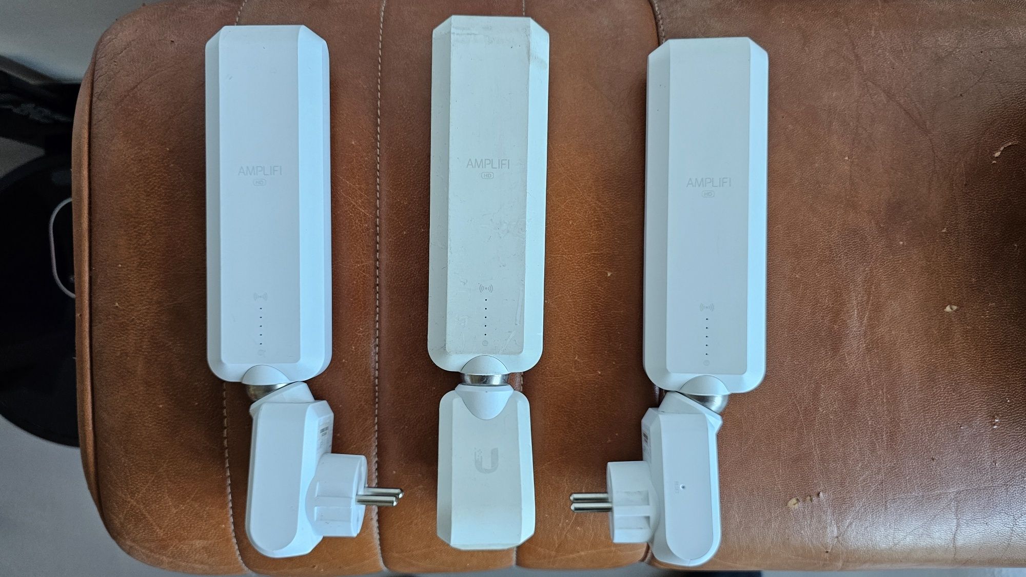 Router Ubiquiti + 3 antenas