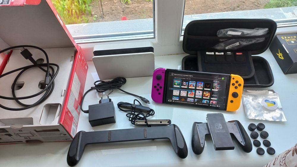 Nintendo Switch oled полный комплект с играми