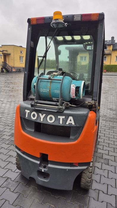 Wózek widłowy TOYOTA 8FGF15, triplex, przesuw, 4 sekcje, terenowy