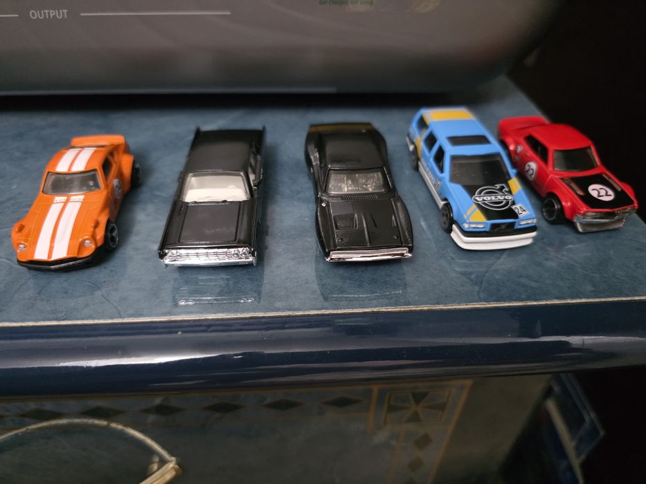 Hot wheels 5штук