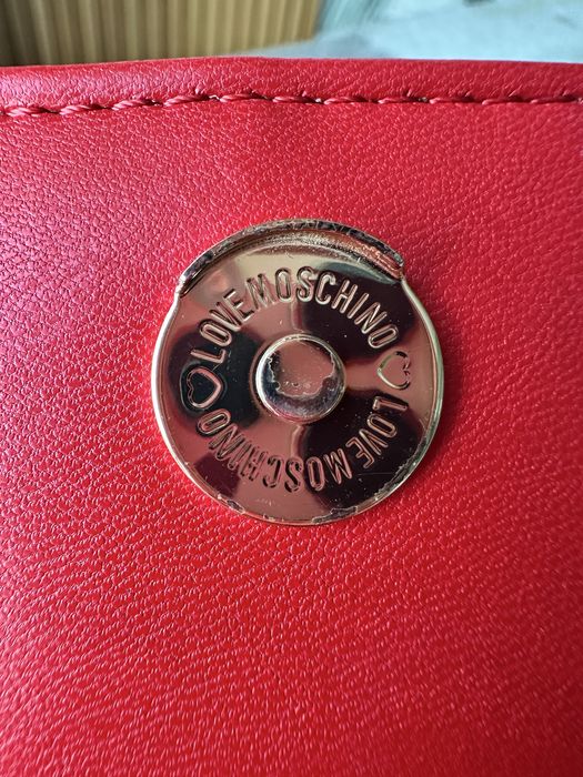 Czerowna torebka Love Moschino