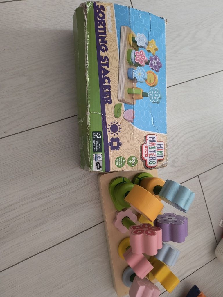 Drewniany sorter kwiatuszki