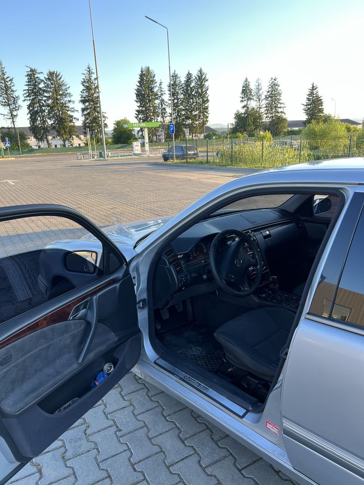 В продажі: Mercedes Benz W210 2.0 Бензин, Механіка 6-ст. (2000 рік)