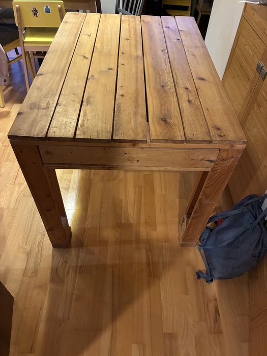 Stol z palet 120x80