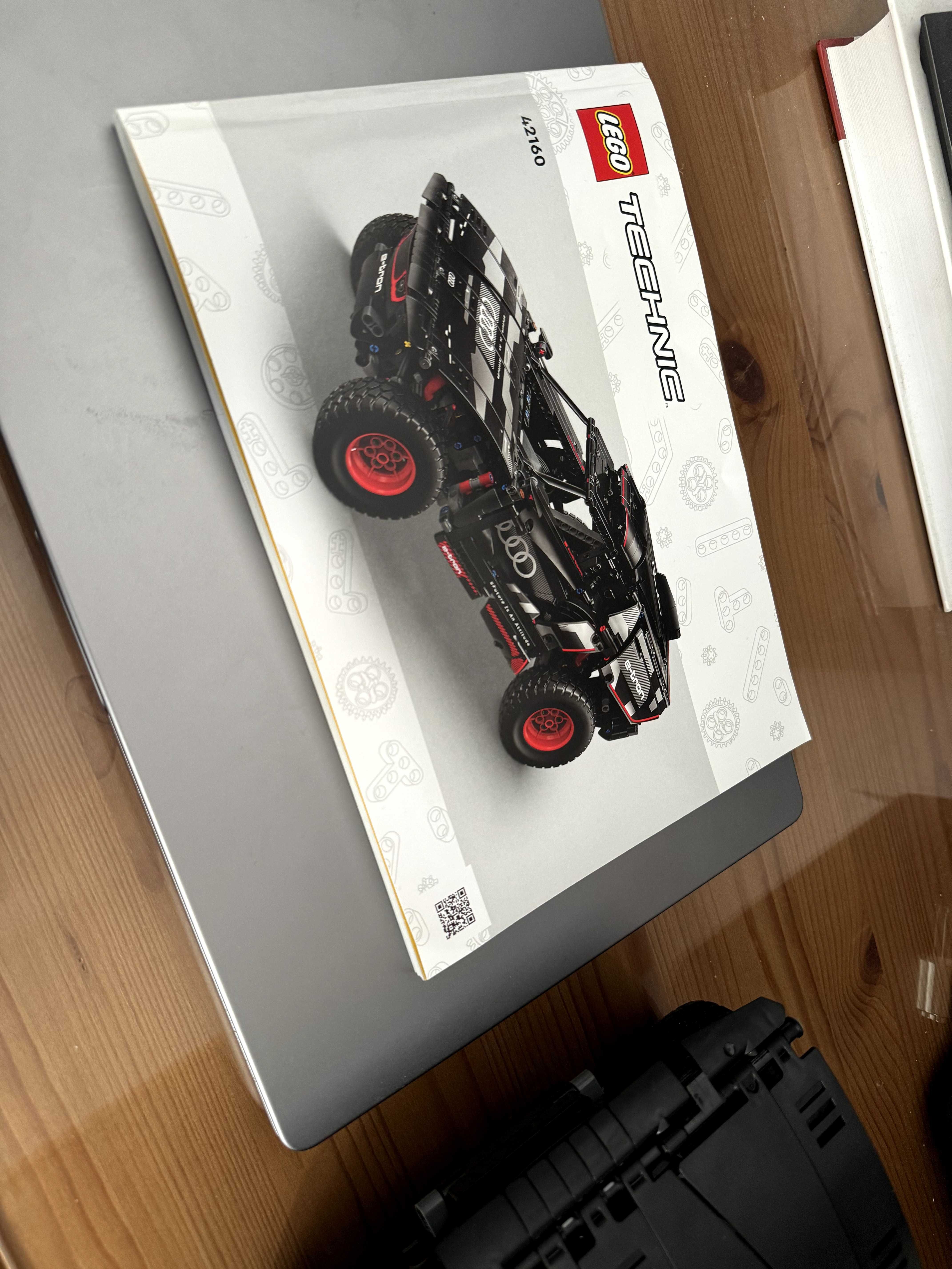 LEGO Technic 42160 Audi RS Q e-tron