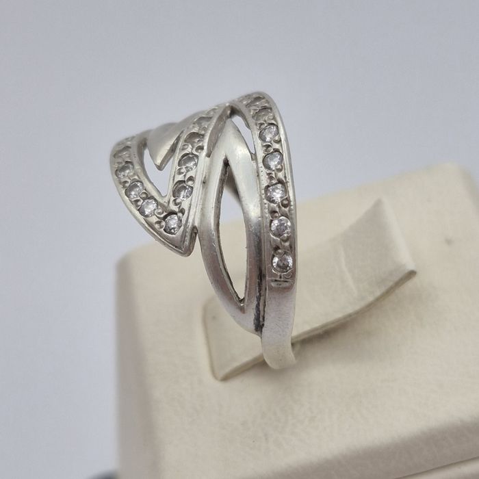 Срібна каблучка 925 проба доріжка з фіанітами