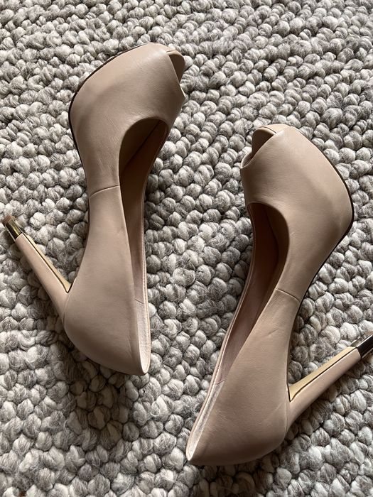 Szpilki Guess, skóra