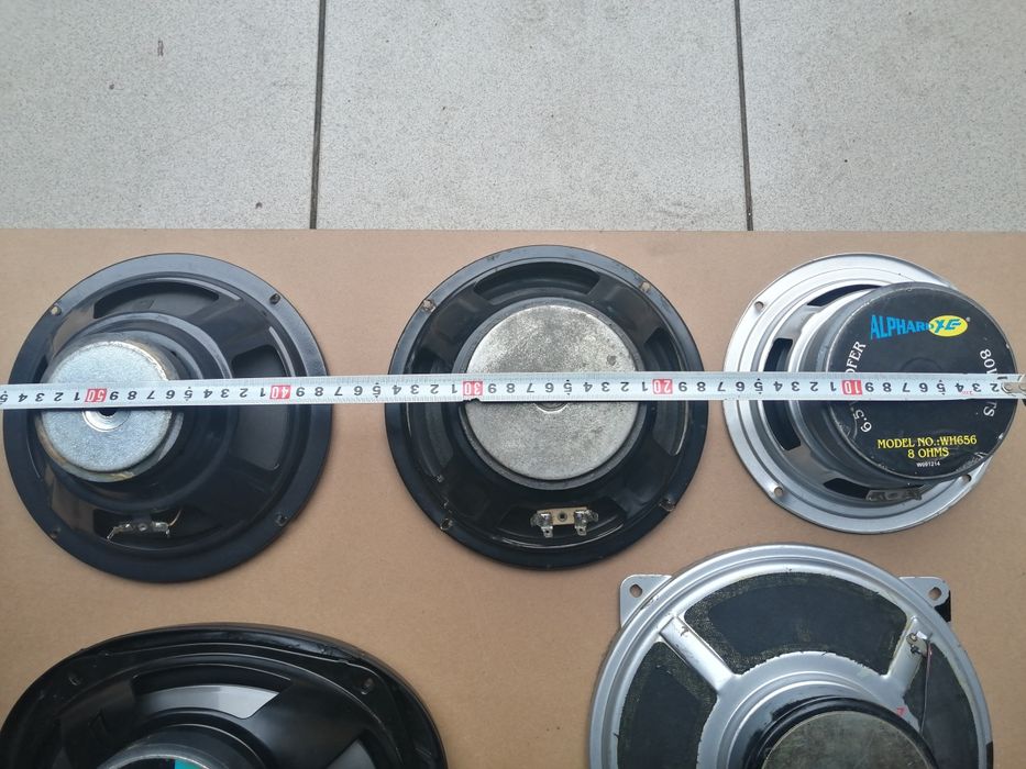 Динамики  большие разные