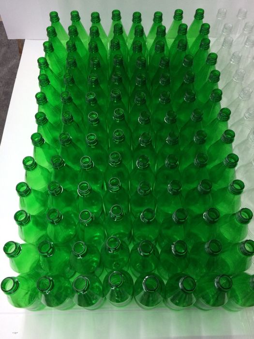 Opakowania z tworzyw sztucznych, butelki typu PET.