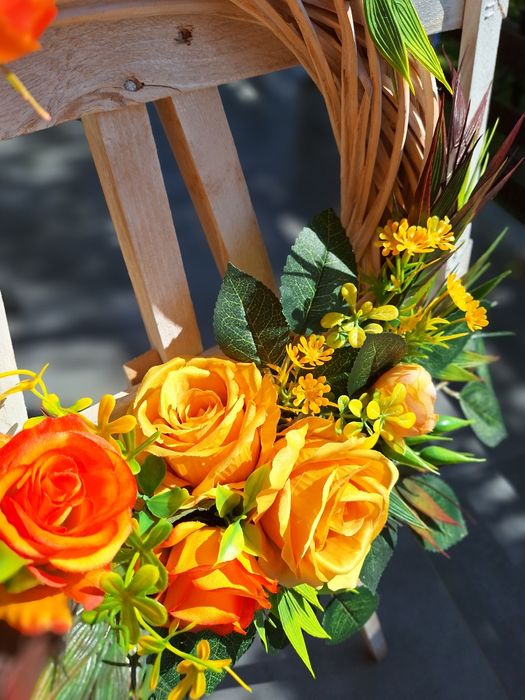 Wianek całoroczny z różami, Wianek na drzwi z napisem  "Witamy"