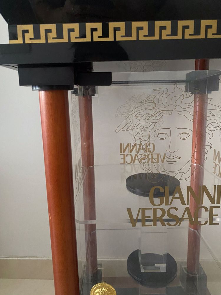 Vitrine/Expositor de loja Versace