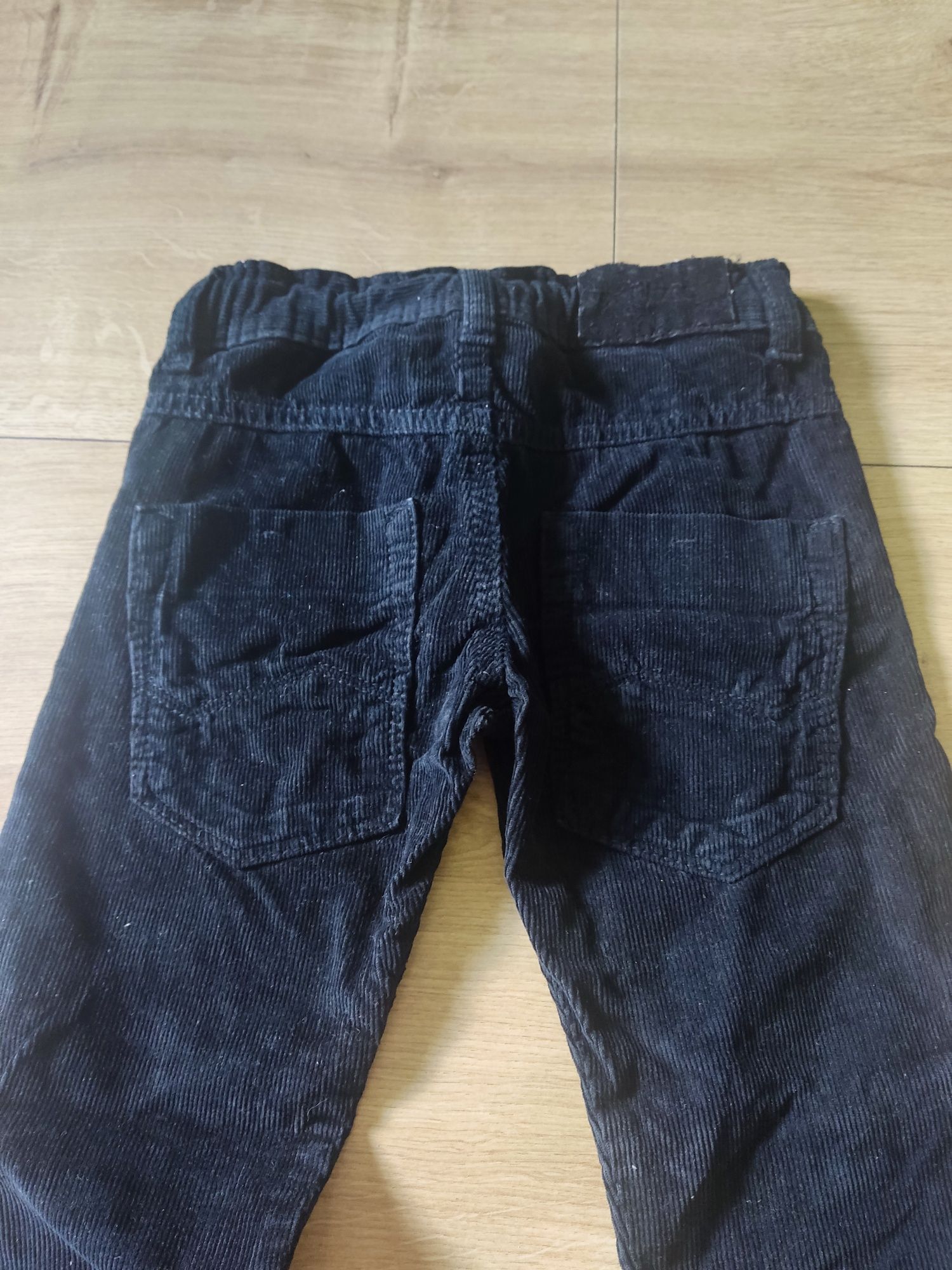 Spodnie chłopięce sztruksy sztruksowe czarne Zara kids 110