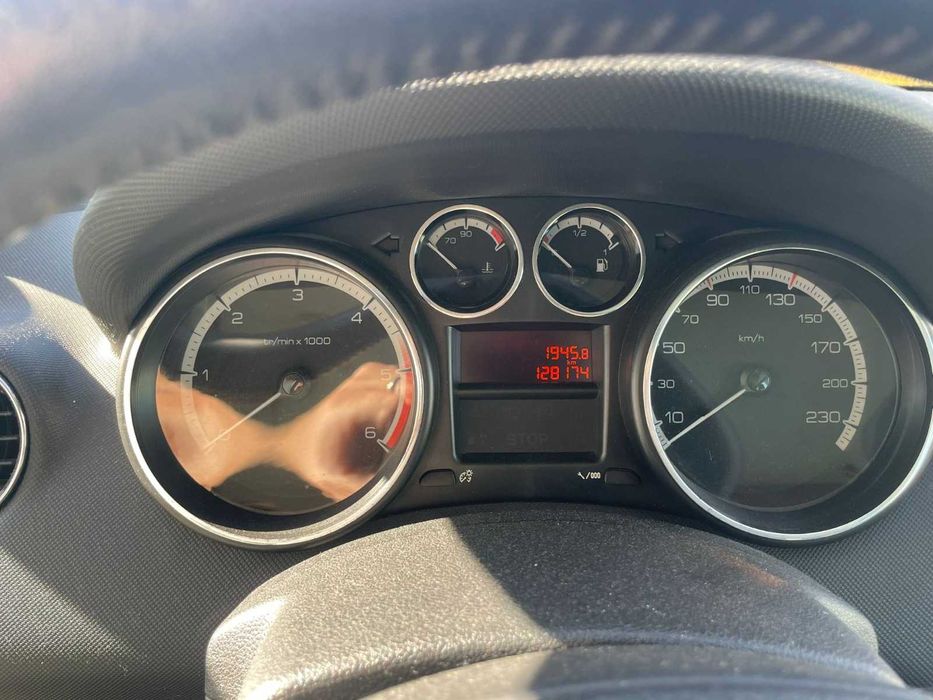 Peugeot 308 SW 1.6 HDI – 7 Lugares, Teto Panorâmico, Isofix