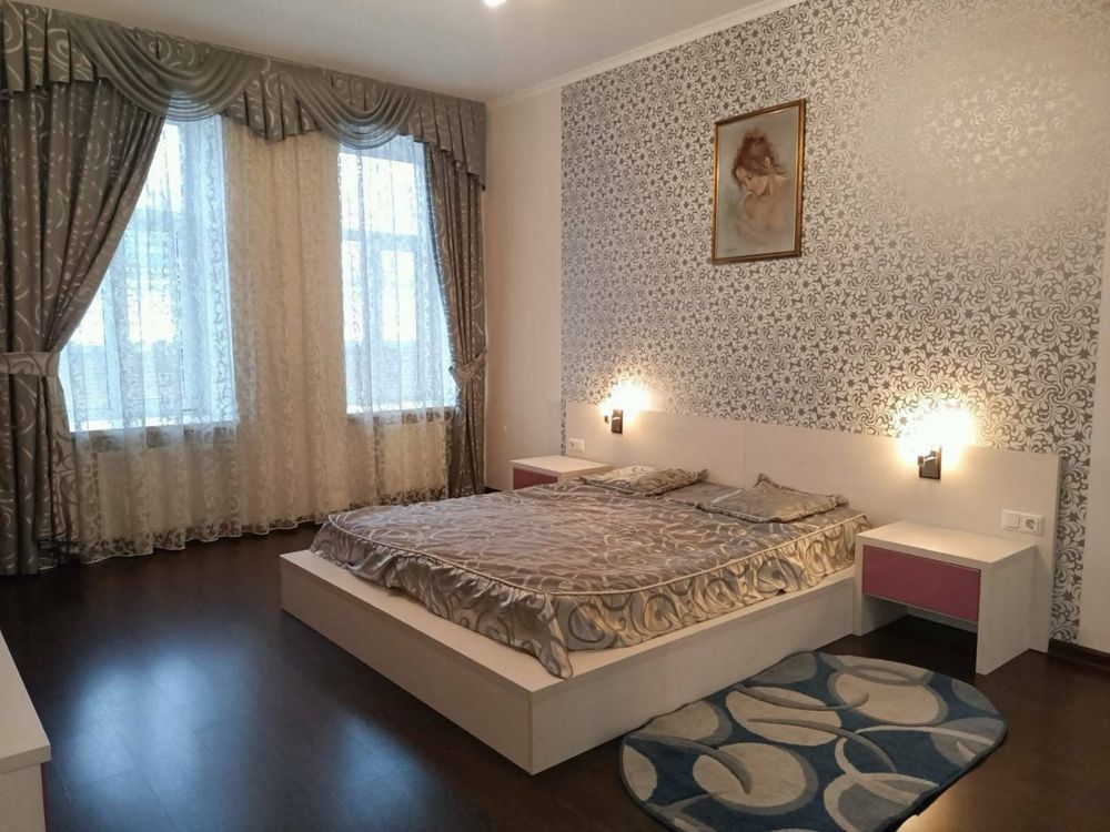 Хрещатик пішки. Продаж двокімнатної квартири в Києві