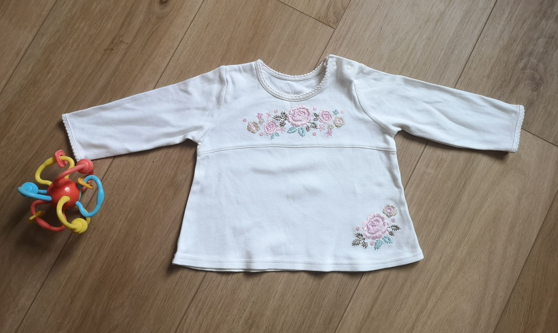 Biała bluzeczka 68-74 cm z haftem dziewcz.6-9 m-cy
