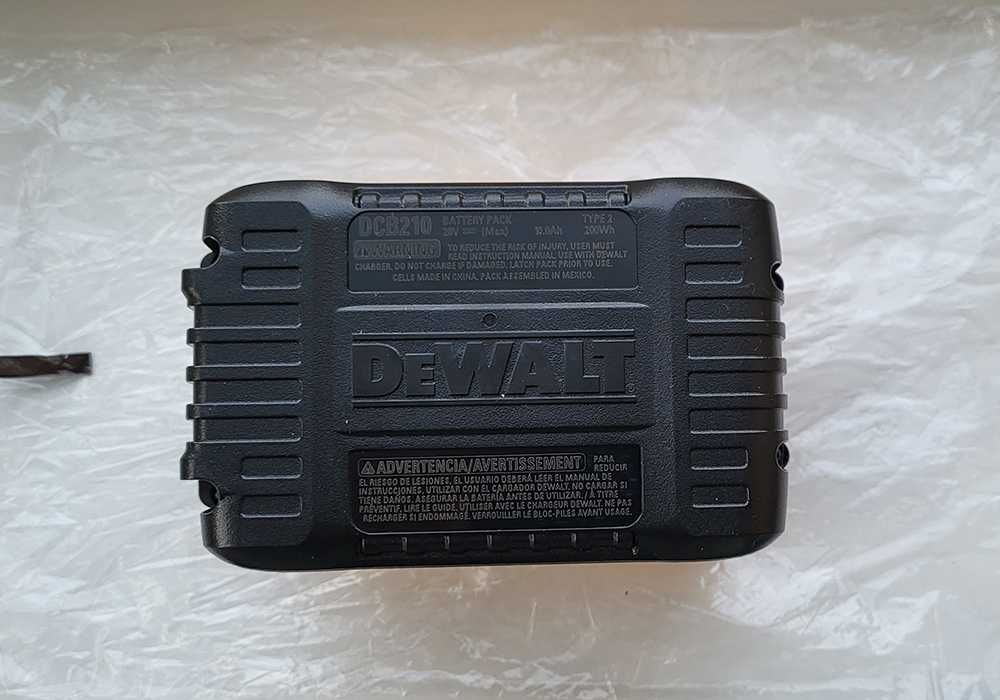 Нова оригінальна батарея 23 року DeWalt XR DCB210 20v 10Ah акумулятор