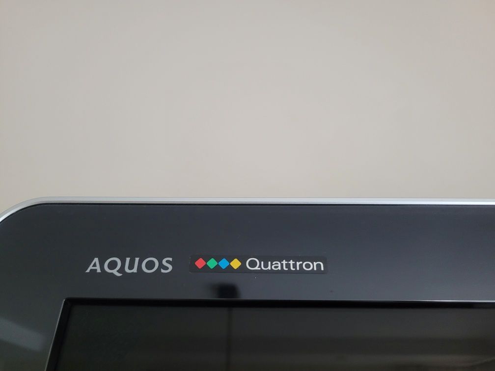 Telewizor LED SHARP Quattron