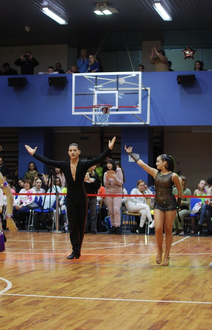 Бальные танцы. Платье латиноамериканской программы  программы