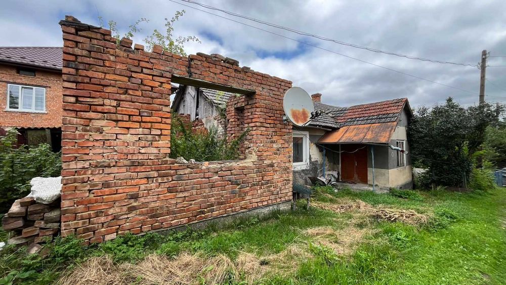Продаж окремо стоячого будинку в місті Бібрка, без ремонту