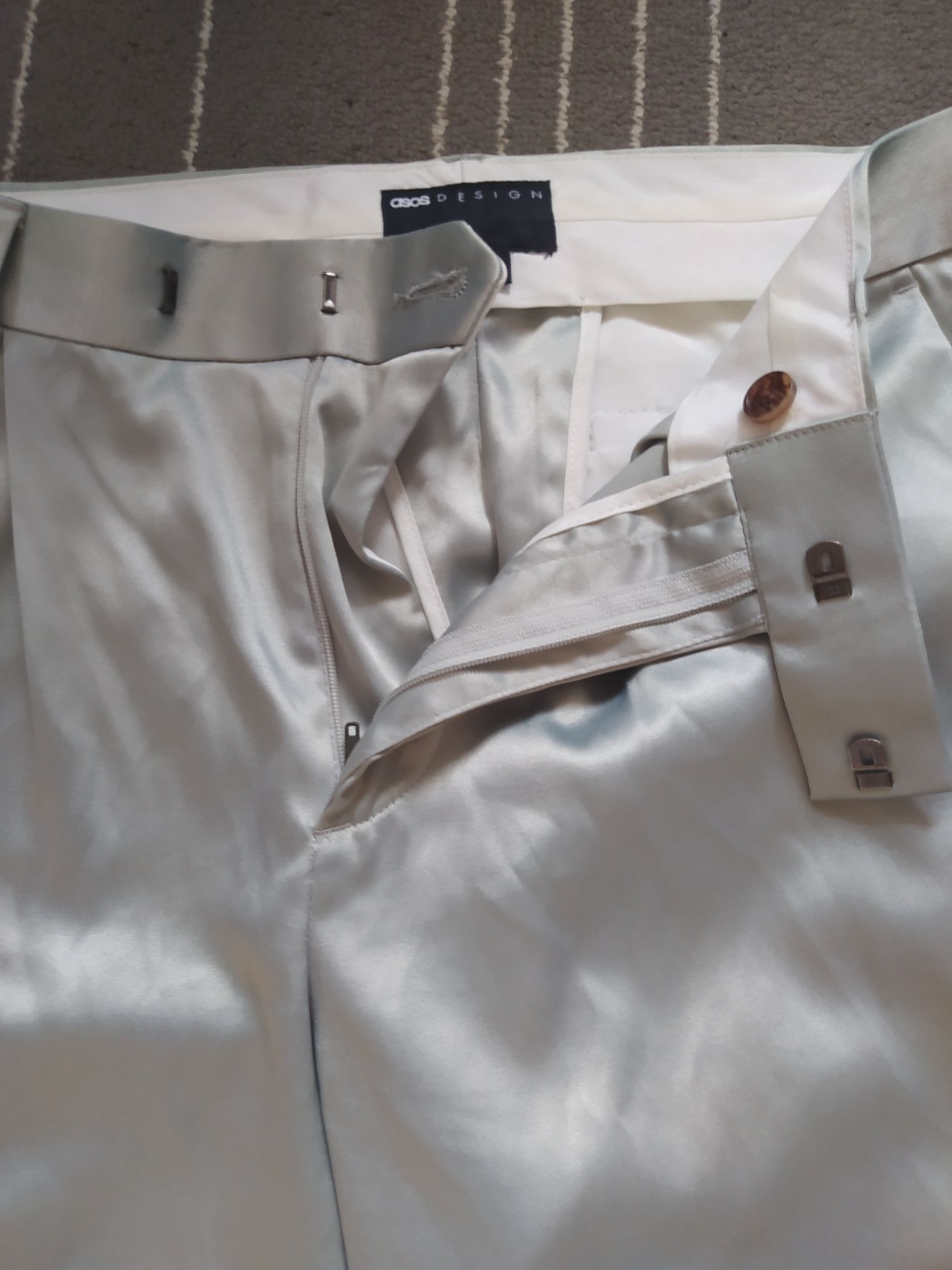 Spodnie z szeroką nogawką satynowe materiałowe Asos srebrne
