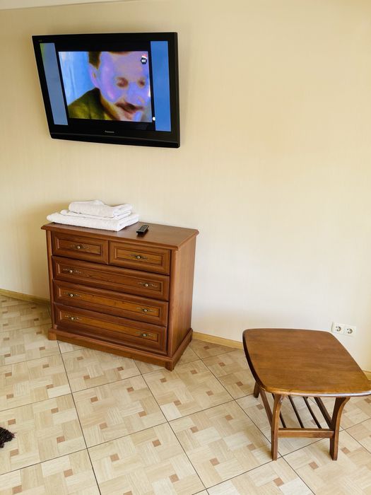 Здам подобово ,однокімнатну квартиру м.Лівобережна ,Дарниця