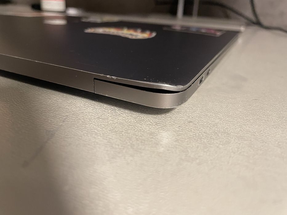 Macbook pro 13 2017 16/256 з коробкою