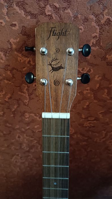 Продам Укулеле баритон Flight NUB310