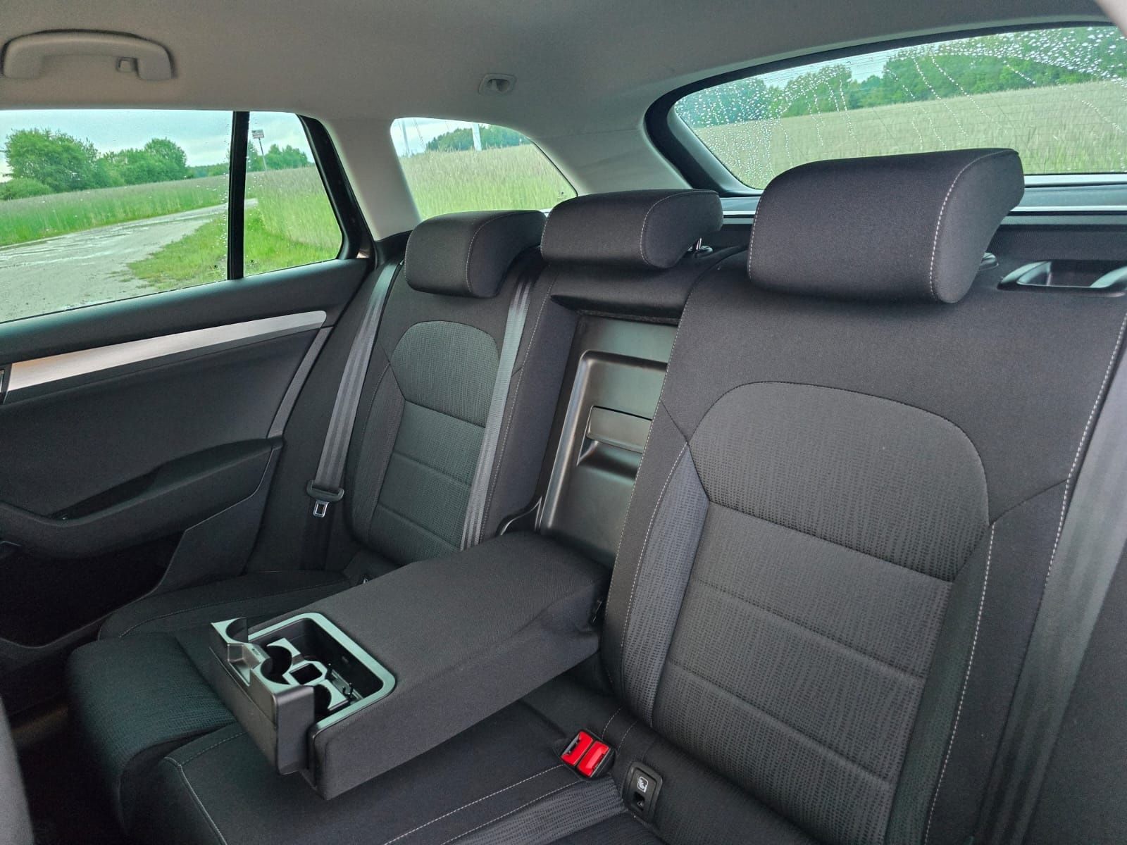 Skoda Superb 2,0TDI DSG Łopatki, Radar, Biksenon, el bagażnik, Navi