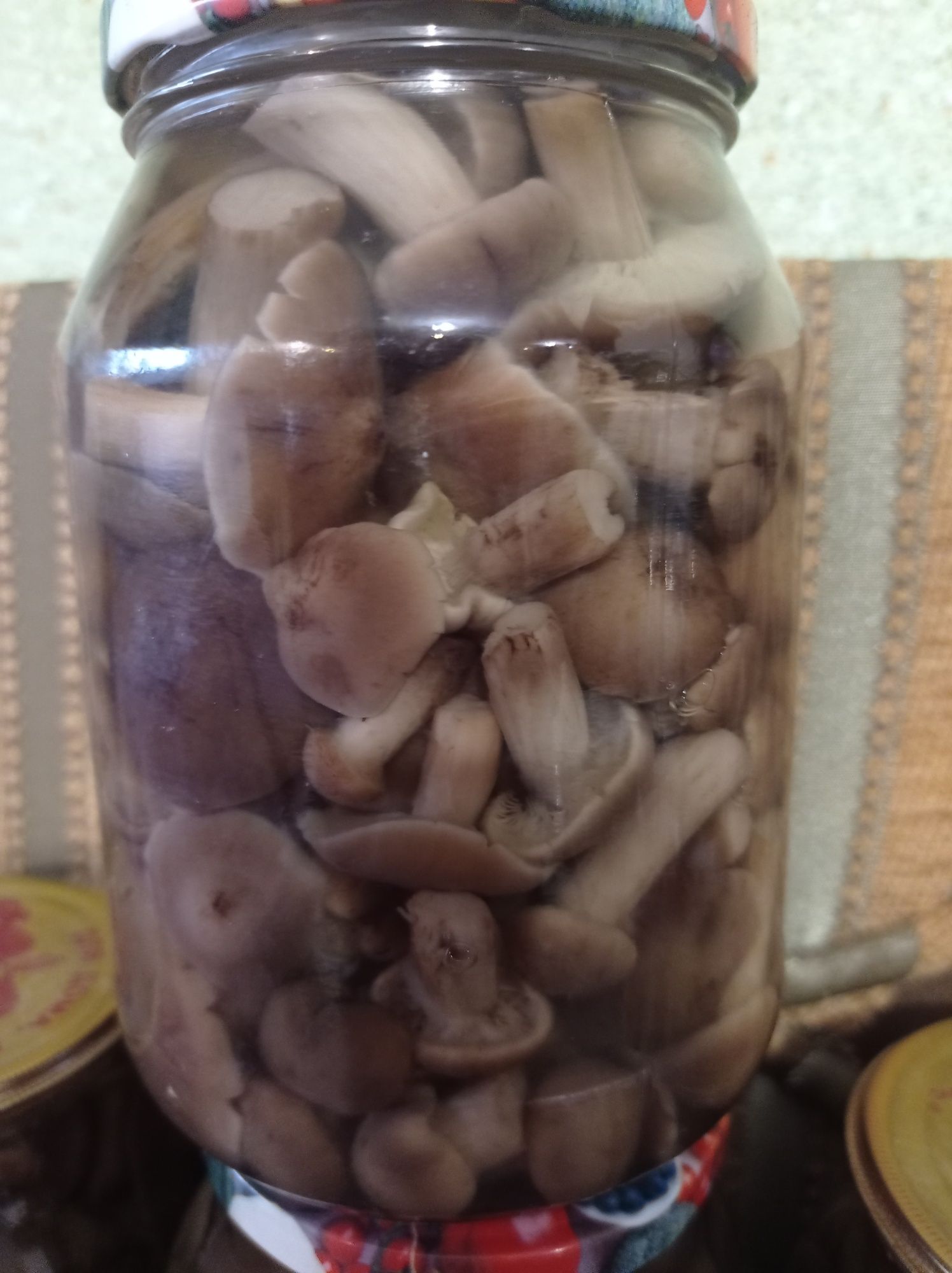 Продаю опеньки мариновані