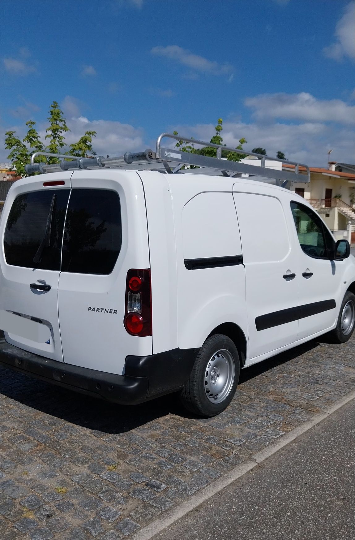 Peugeot Partener 1.6 HDI Longa (caixa de 6 velocidades)