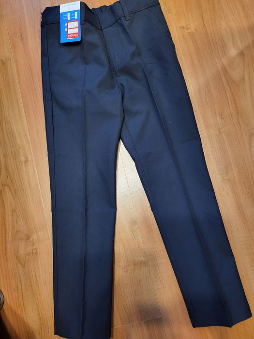 Nowe  granatowe spodnie eleganckie