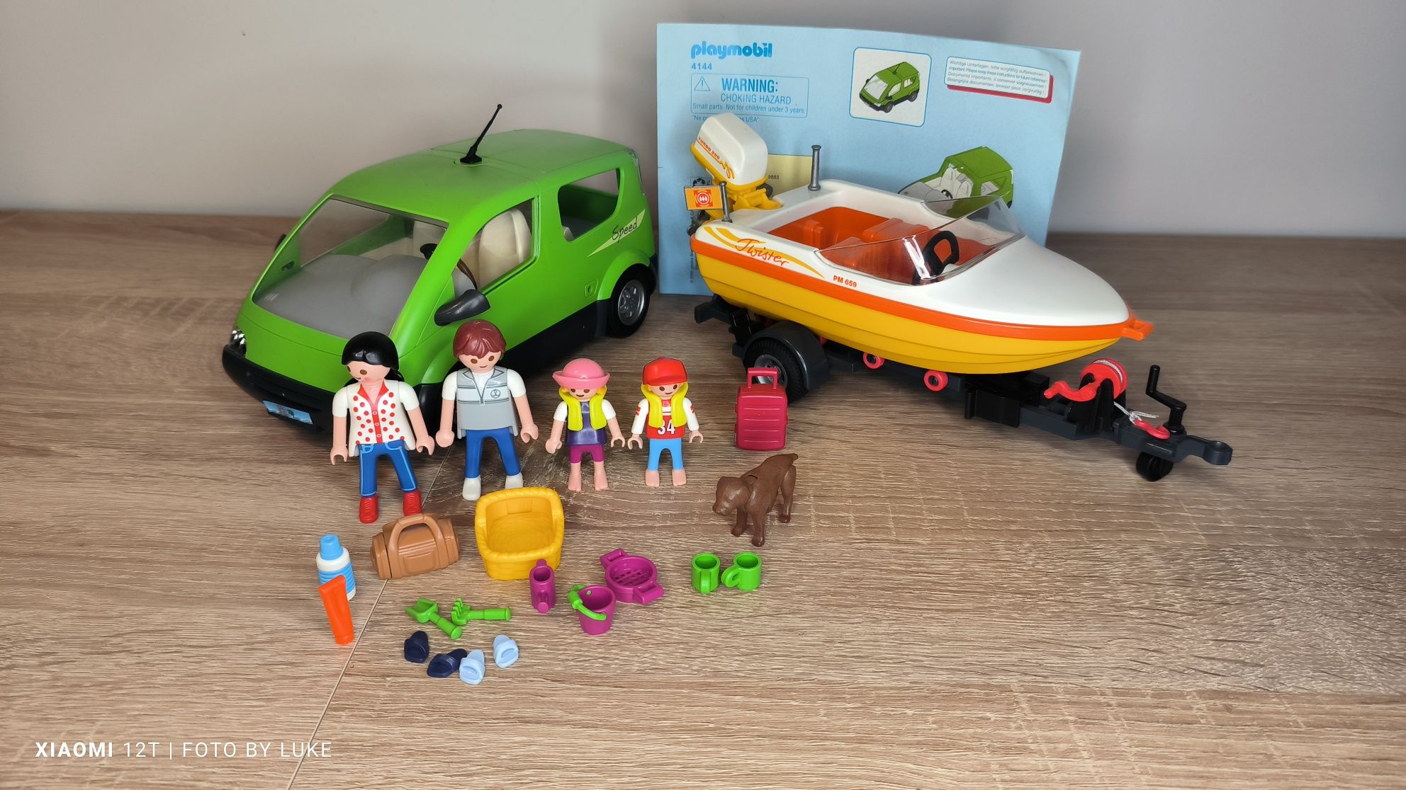 Playmobil zestaw 4144 van rodzinny samochód rodzinny motorówka