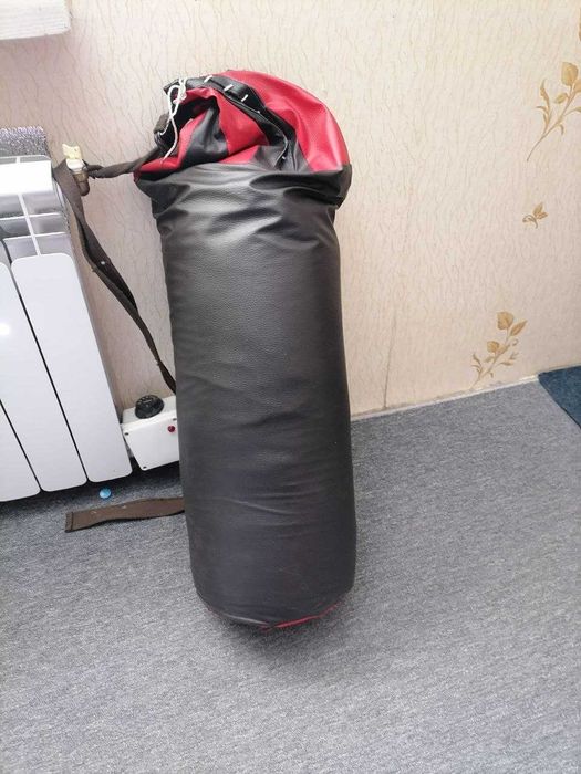 Продам боксёрский мешок(груша)
