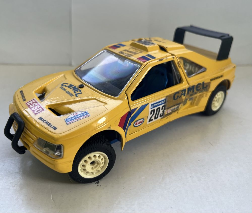 Model samochodu w skali 1:24 Peugeot 405 Turbo Majorette Bburago