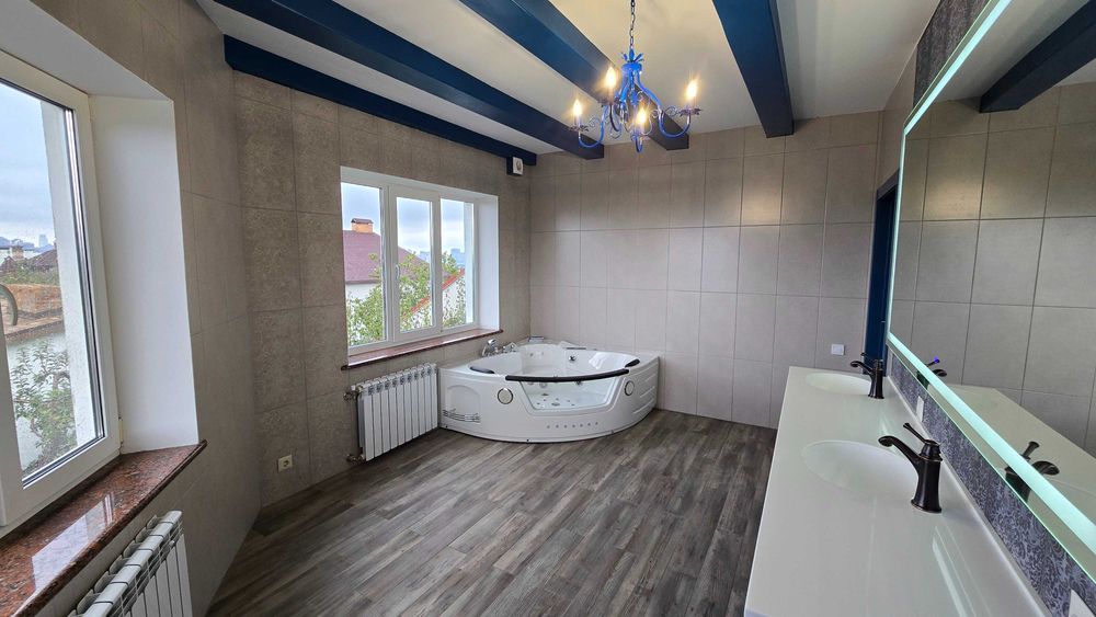 Будинок на горі, вул. Козацька, Голосіївська/Деміївська.