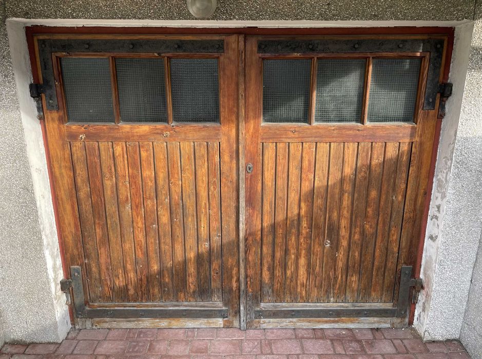 Drzwi garażowe # drewniane # dwuskrzydłowe # brama