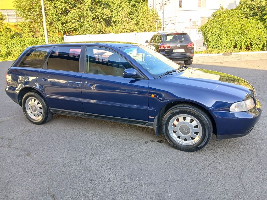 Audi a4 1999 ideal