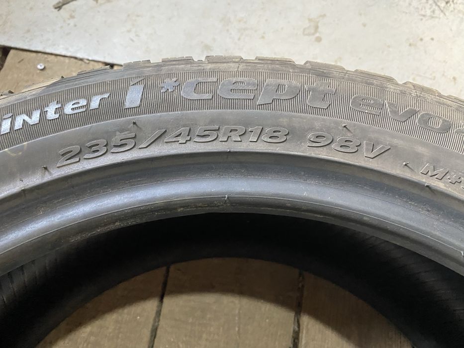 2шт 235/45R18 Hankook Winter I*cept evo2