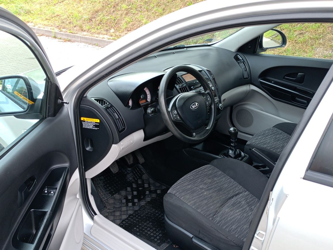 Kia cee'd LPG 1.6 bez korozji, mechanicznie w bdb stanie