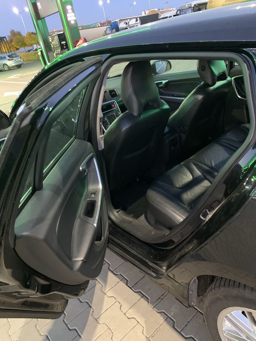 Volvo v60 2011 дизель