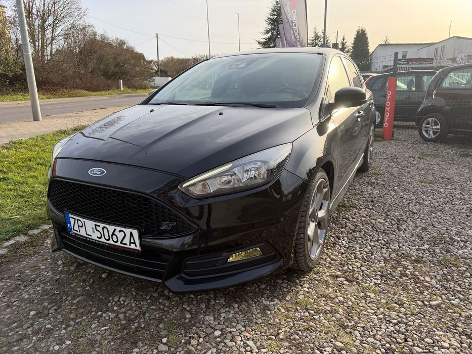 Ford Focus Wersja ST Fotele Recaro ! Bogata wersja wyposażenia ! 260PS