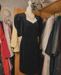 Вінтажна оксамитова чорна сукня