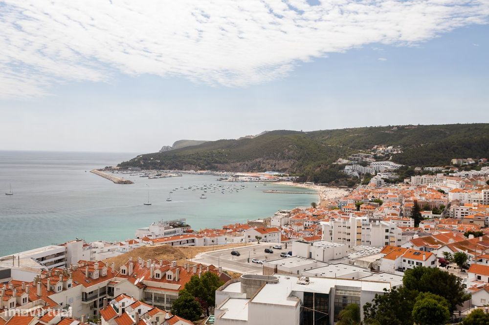 Apartamento com Vista Mar em Sesimbra – Pronto a Habitar!