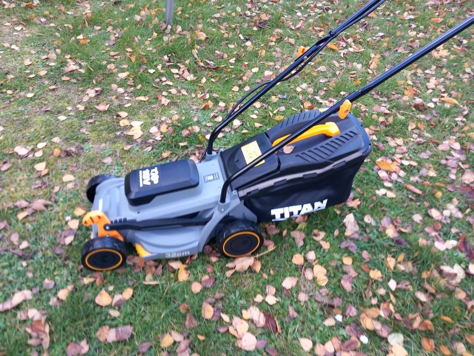 Zestaw Kosiarki Akumulatorowej TITAN 18V 32 cm i Podkaszarki 23cm