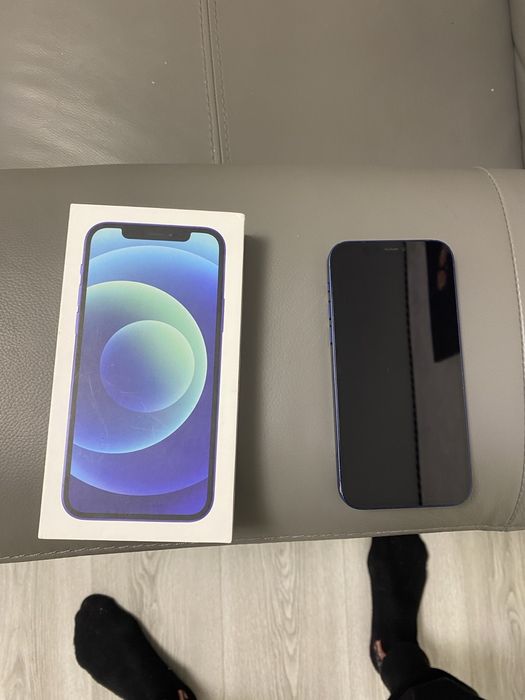 Айфон 12 Blue 256 CB не вмикаєтця