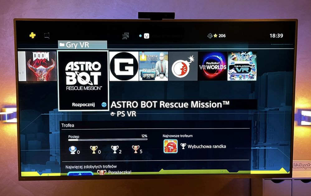 PlayStation 4 + 2 pady + zestaw VR + gra Astro Bot