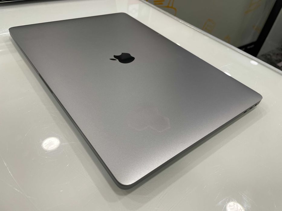 Macbook Pro 16" | 16GB | 500GB SSD | Placa Gráfica AMD Pro 5300M
