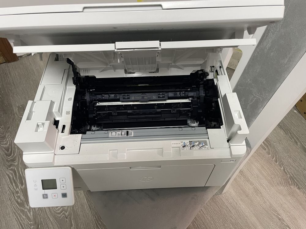 Продам принтер HP LazerJet Pro MFP M130a стан як в нового