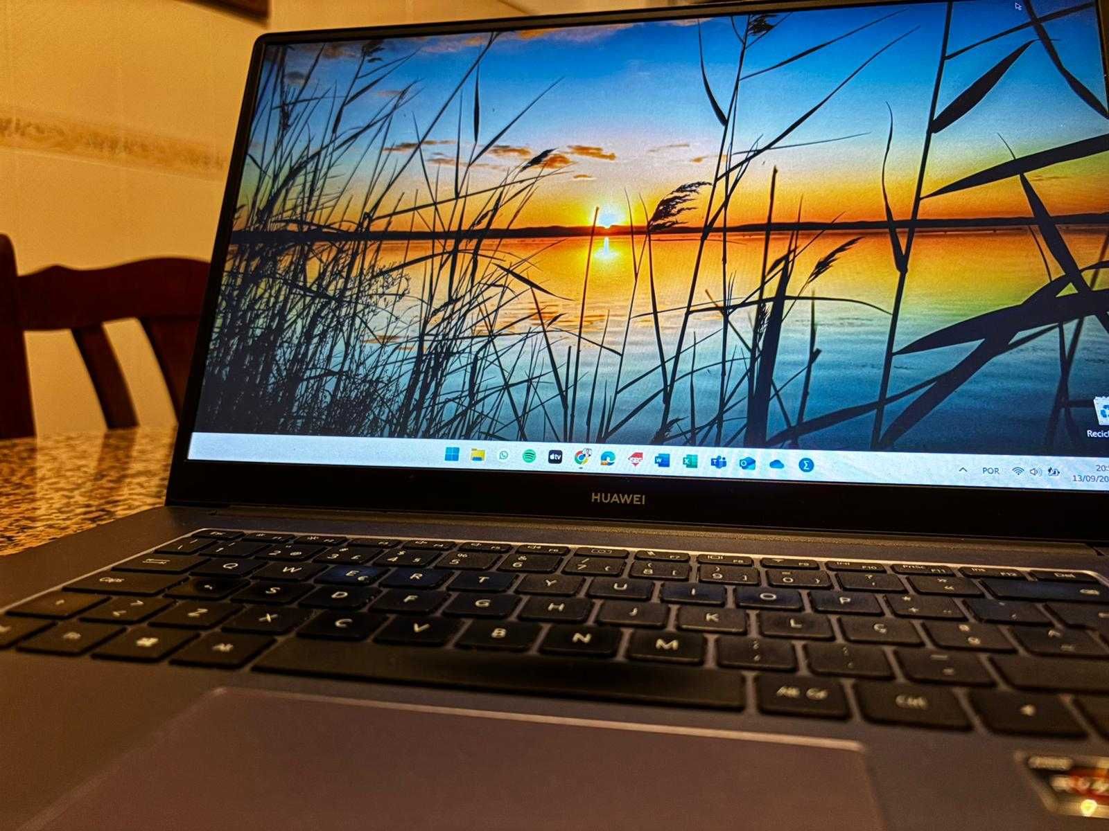 Huawei MateBook D 15 AMD c/ Windows 11, em ótimo estado